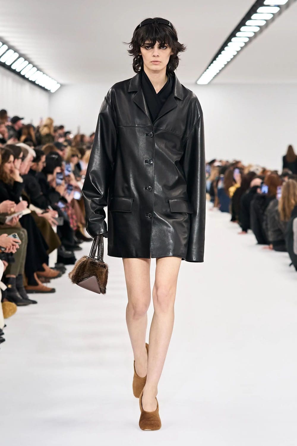 ジバンシィ 秋冬 2023 2024 パリ Runway 雑誌9