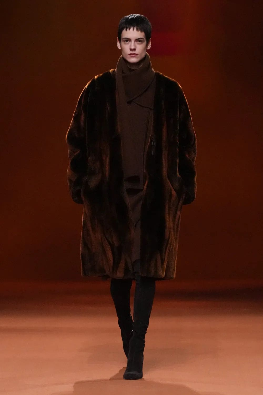 エルメス 秋冬 2023 2024 パリ Runway 雑誌11