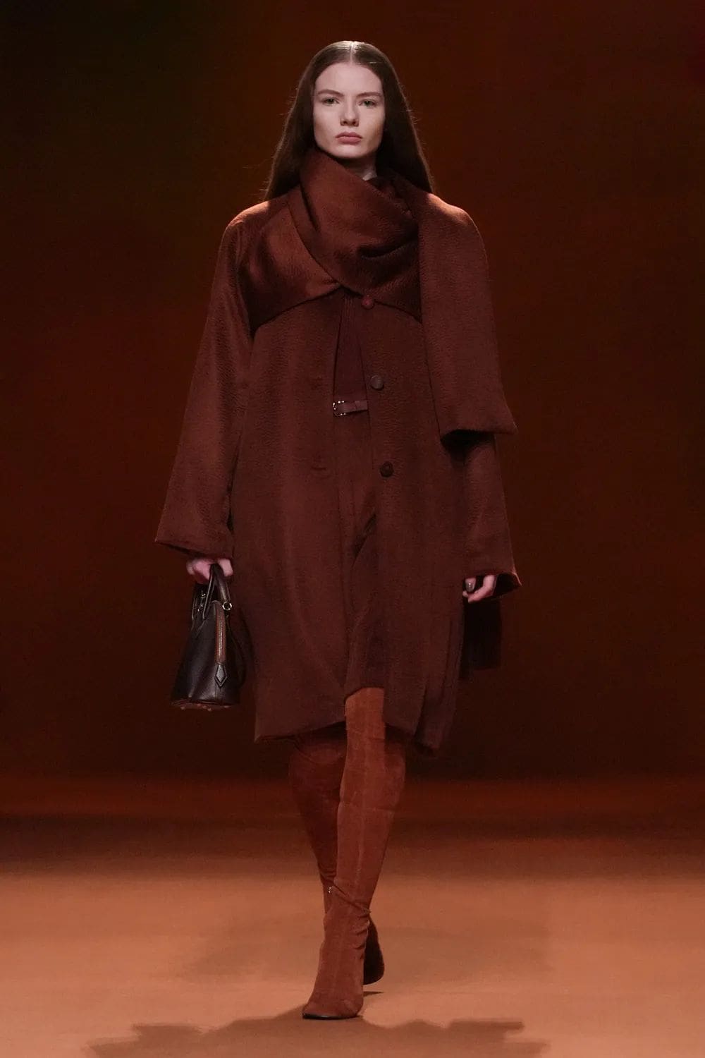 エルメス 秋冬 2023 2024 パリ Runway 雑誌18