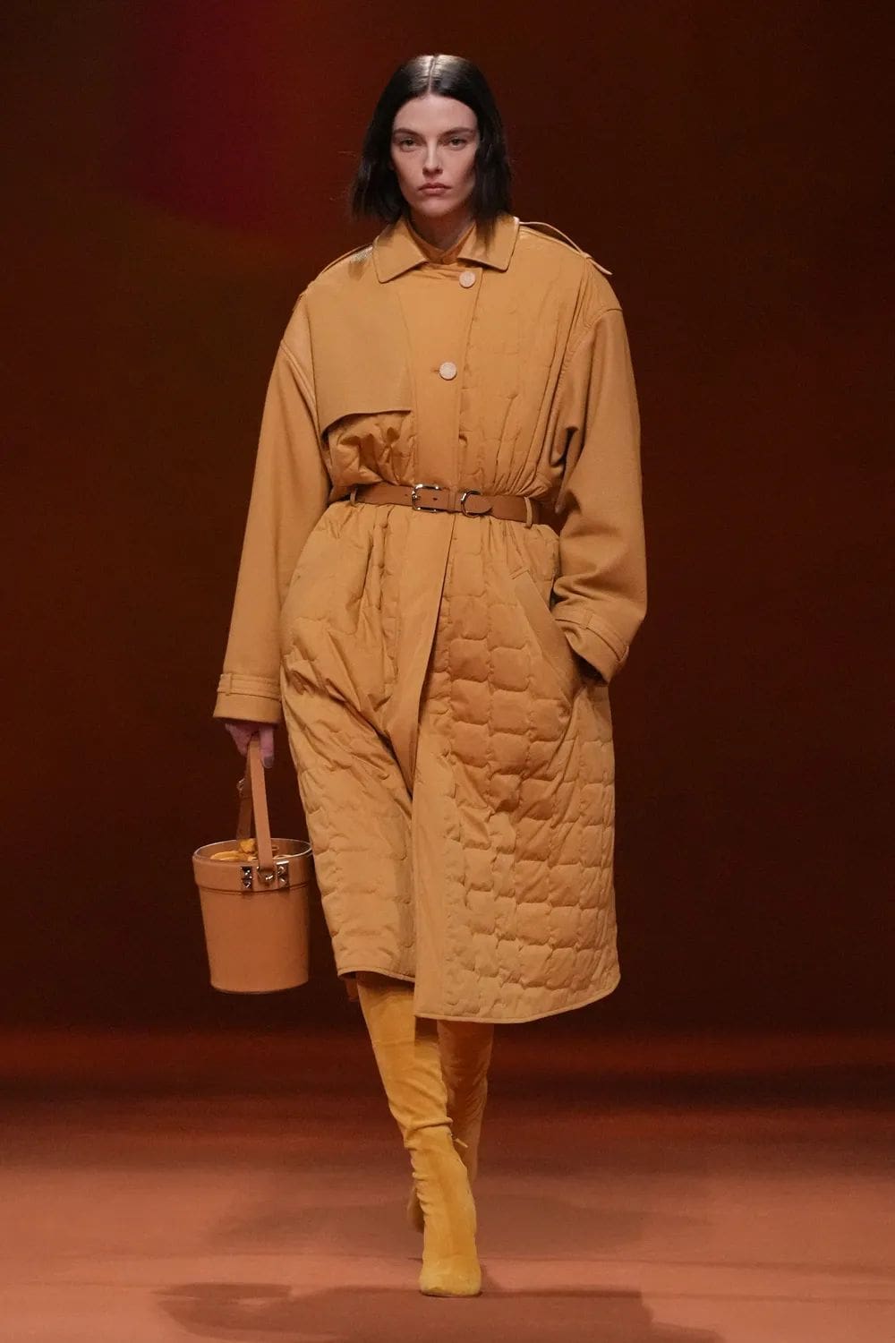 エルメス 秋冬 2023 2024 パリ Runway 雑誌28