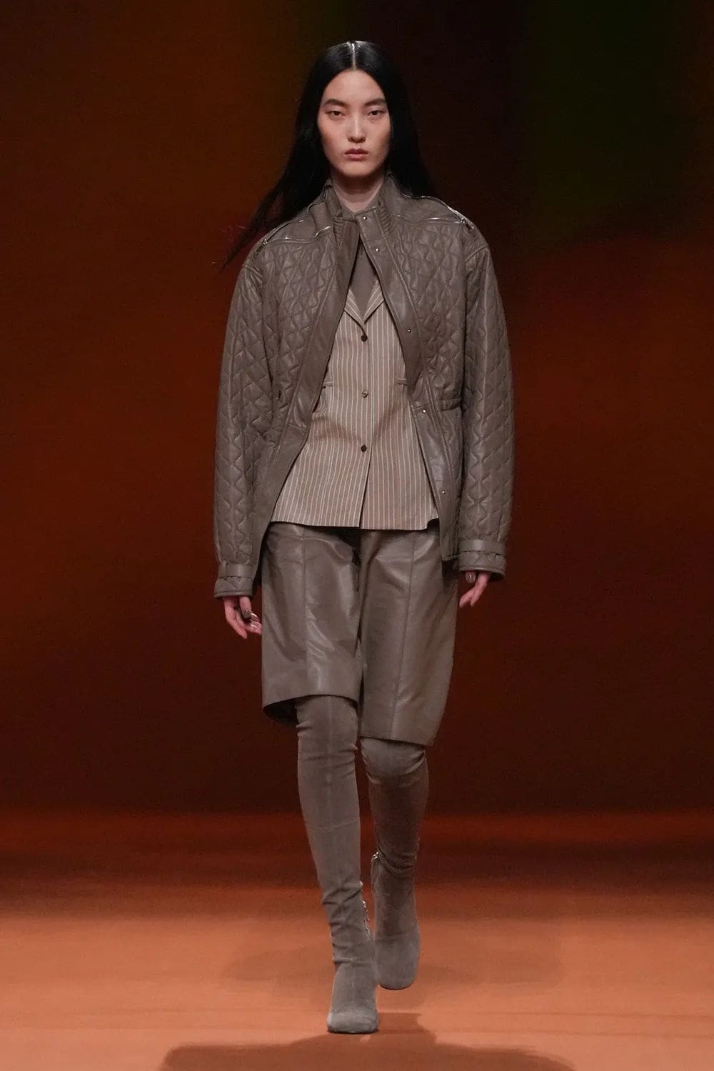 エルメス 秋冬 2023 2024 パリ Runway 雑誌37