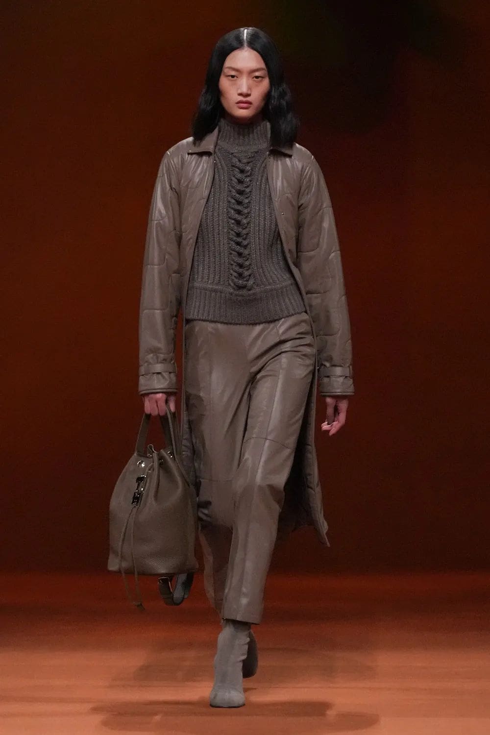 エルメス 秋冬 2023 2024 パリ Runway 雑誌38