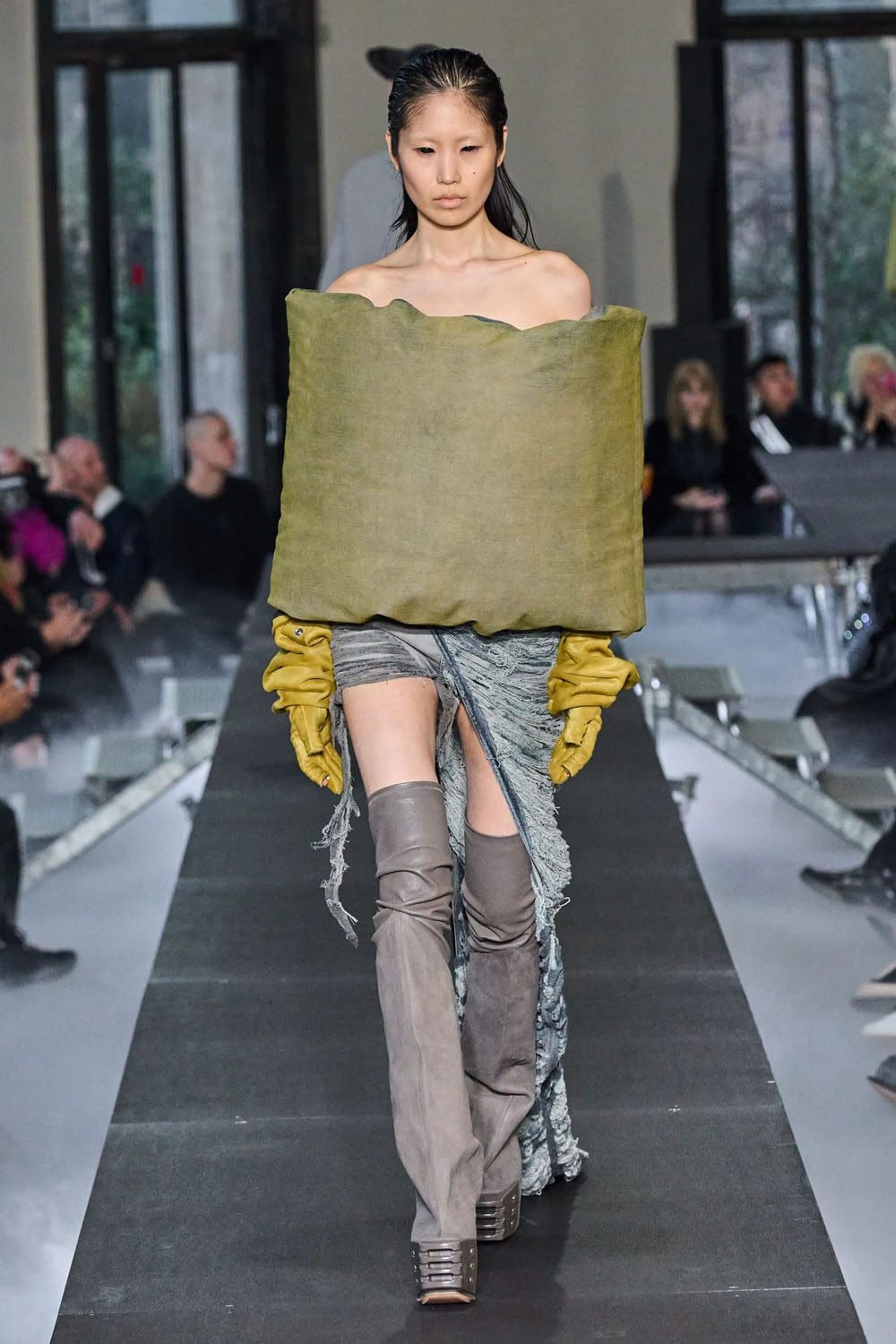 Rick Owens Autunno Inverno 2023 2024 Parigi Runway 27 Magazine