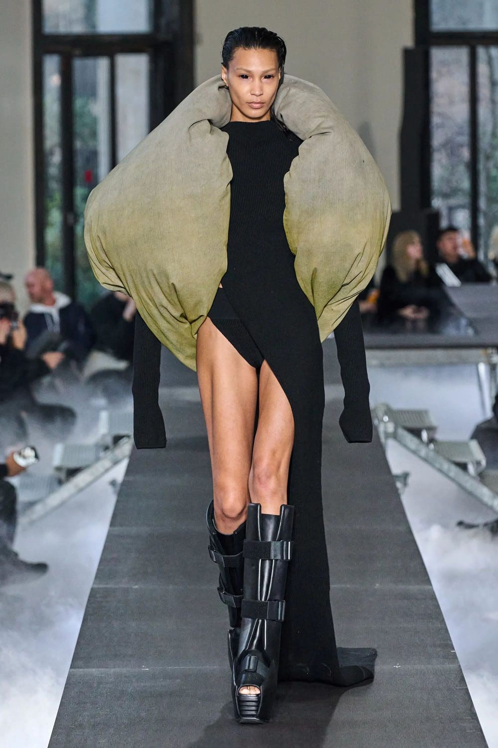 Rick Owens Autunno Inverno 2023 2024 Parigi Runway 4 Magazine