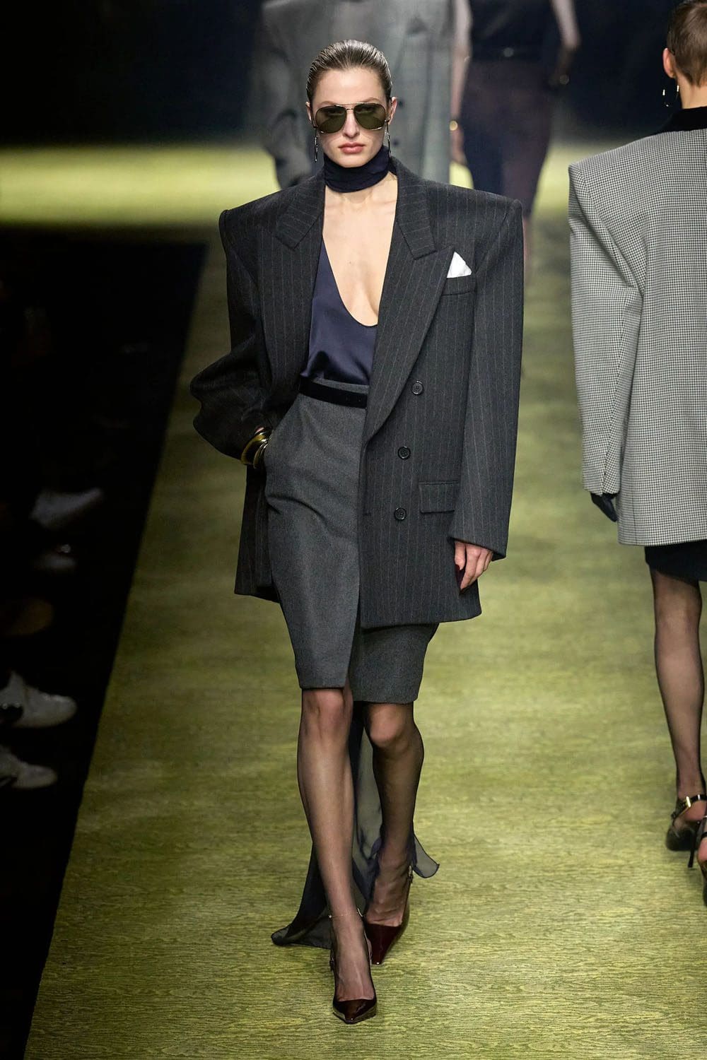 Saint Laurent 秋冬 2023 2024 巴黎 Runway 15杂志