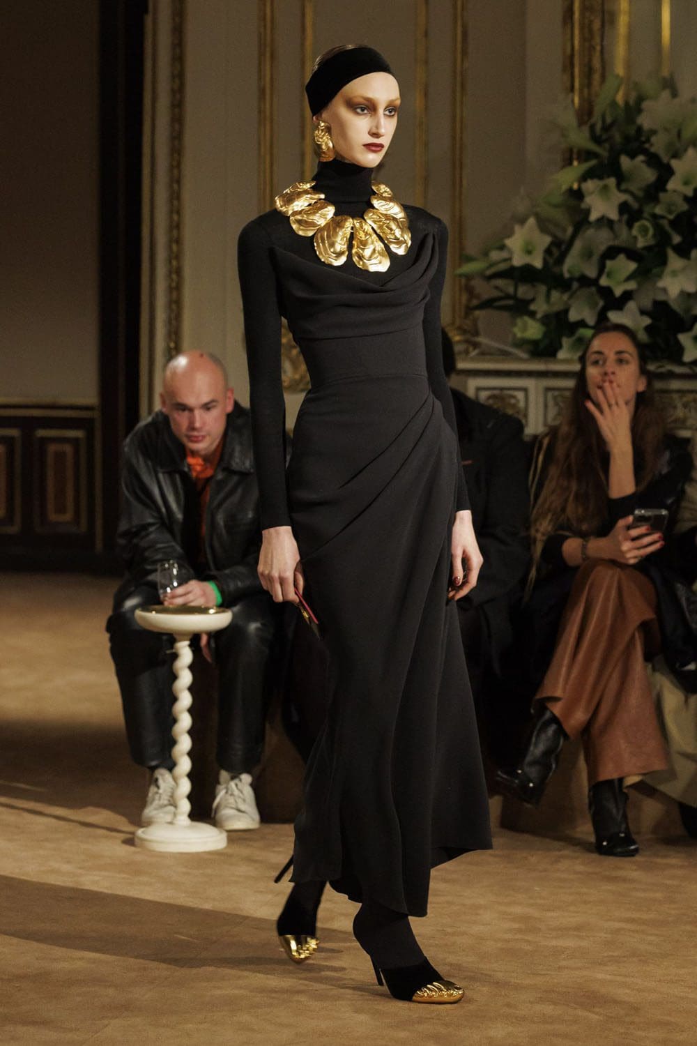 Schiaparelli Automne Hiver 2023 2024 Prêt à Porter Runway Magazine 18