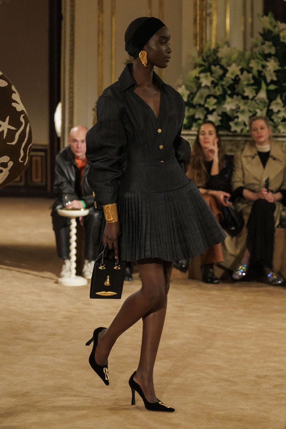 Schiaparelli Automne Hiver 2023 2024 Prêt à Porter Runway Magazine 23