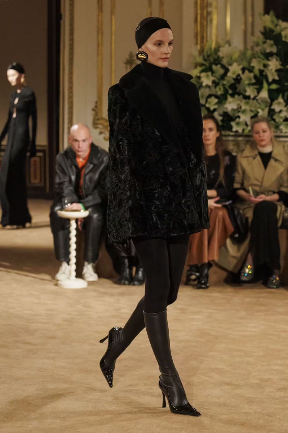Schiaparelli Automne Hiver 2023 2024 Prêt à Porter Runway Magazine 8