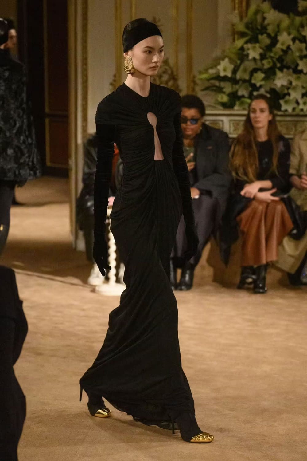 Schiaparelli Automne Hiver 2023 2024 Prêt à Porter Runway Magazine 9