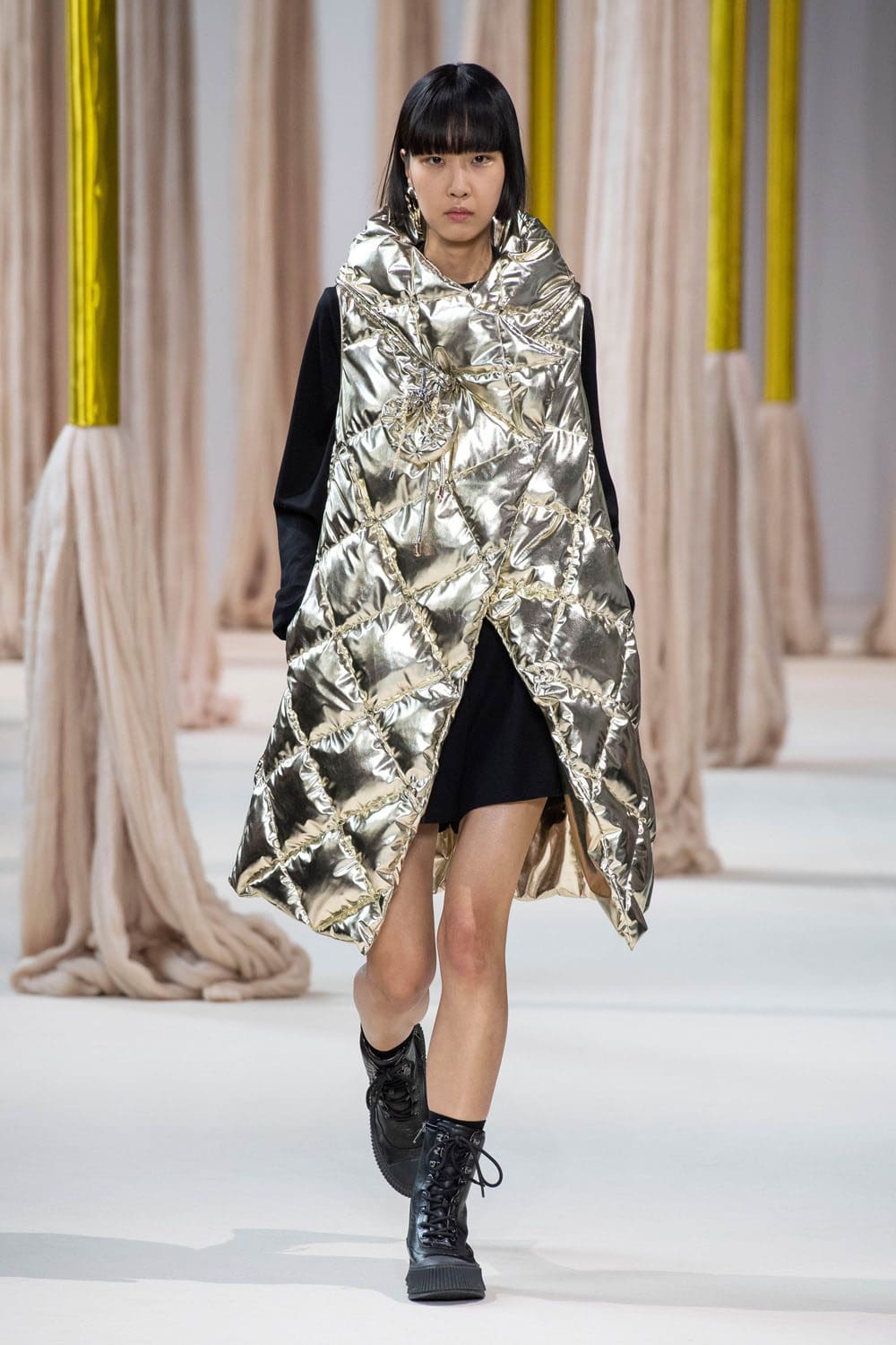 シアジー・チェン 2023年秋冬 2024年 パリ Runway 雑誌12