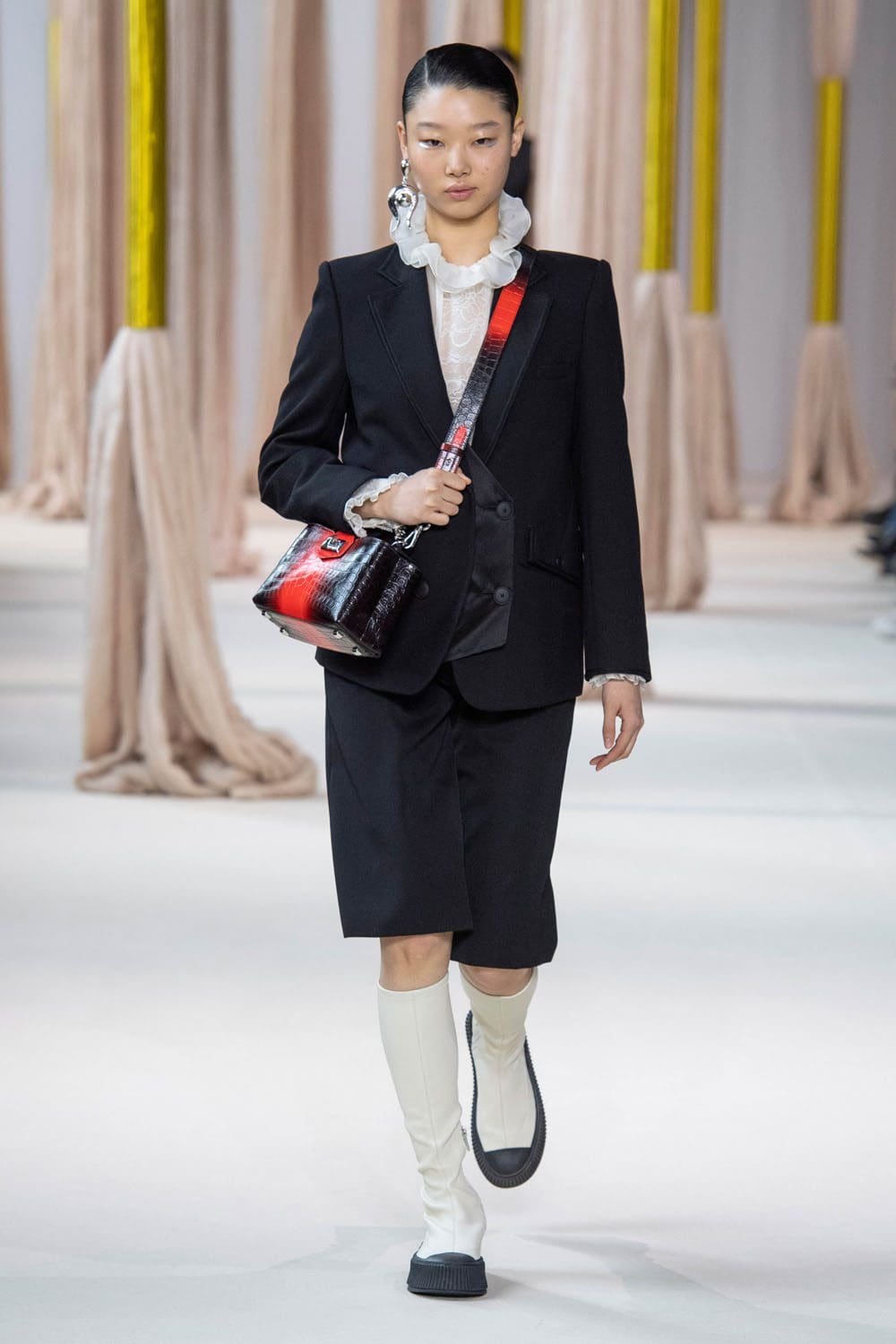 シアジー・チェン 2023年秋冬 2024年 パリ Runway 雑誌19