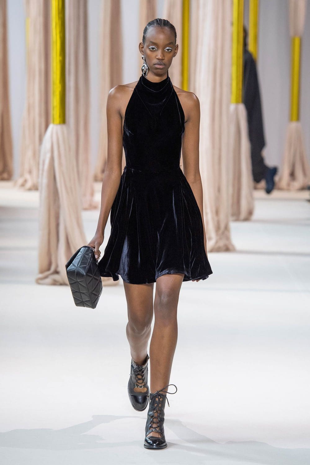 シアジー・チェン 2023年秋冬 2024年 パリ Runway 雑誌22