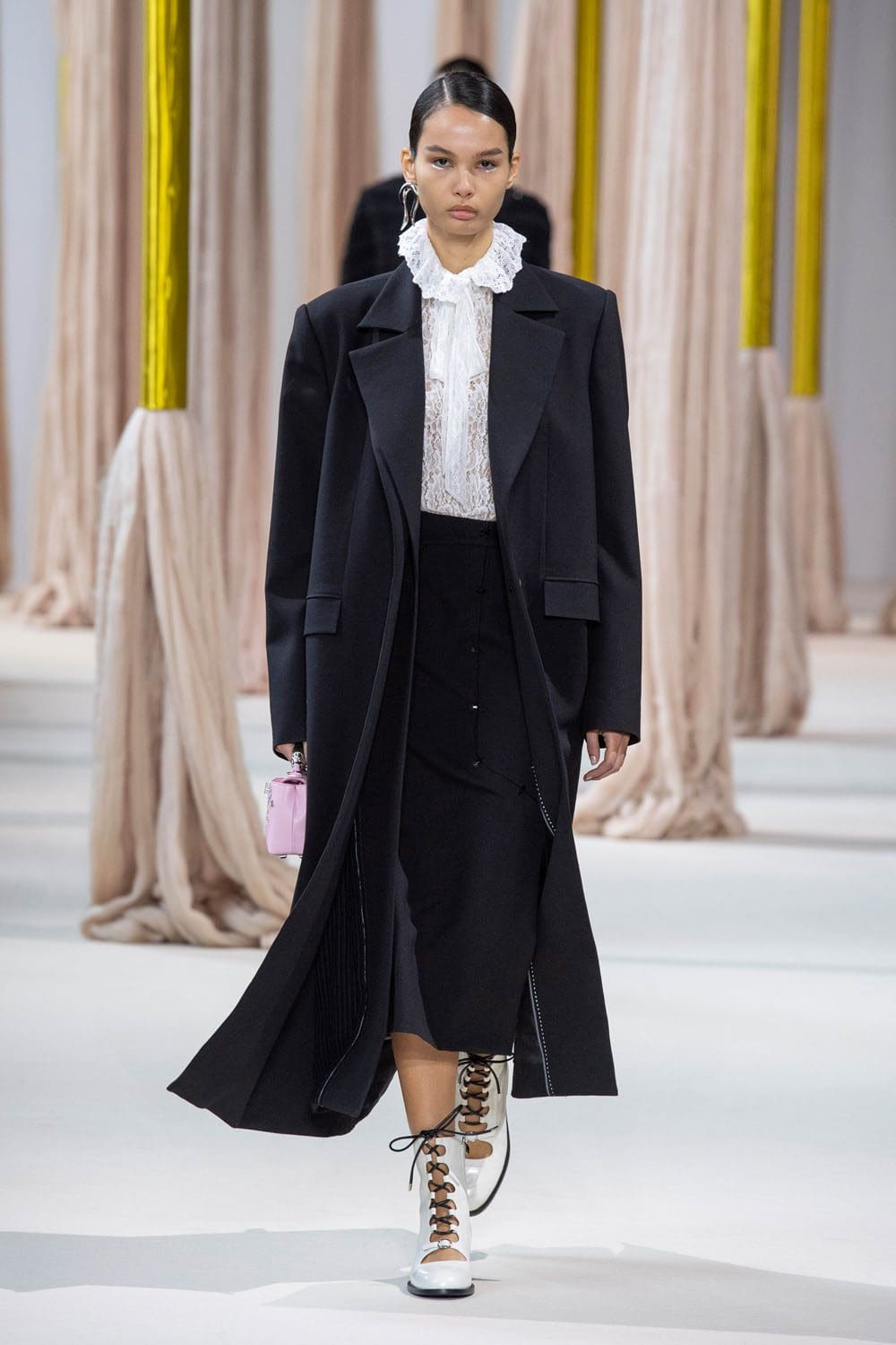 シアジー・チェン 2023年秋冬 2024年 パリ Runway 雑誌4