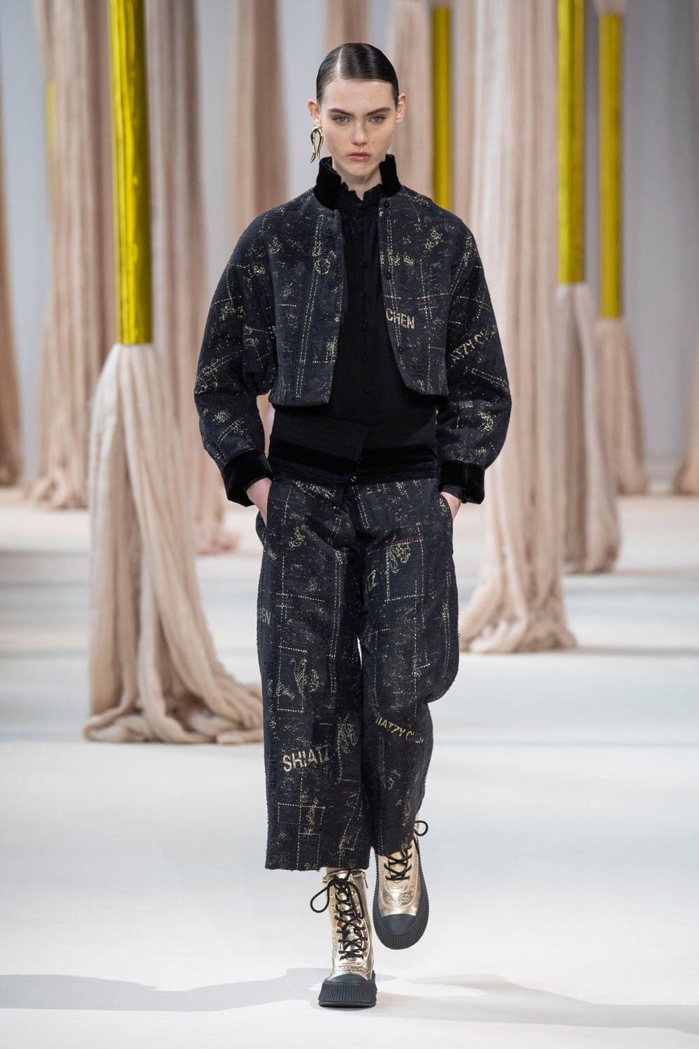 シアジー・チェン 2023年秋冬 2024年 パリ Runway 雑誌43