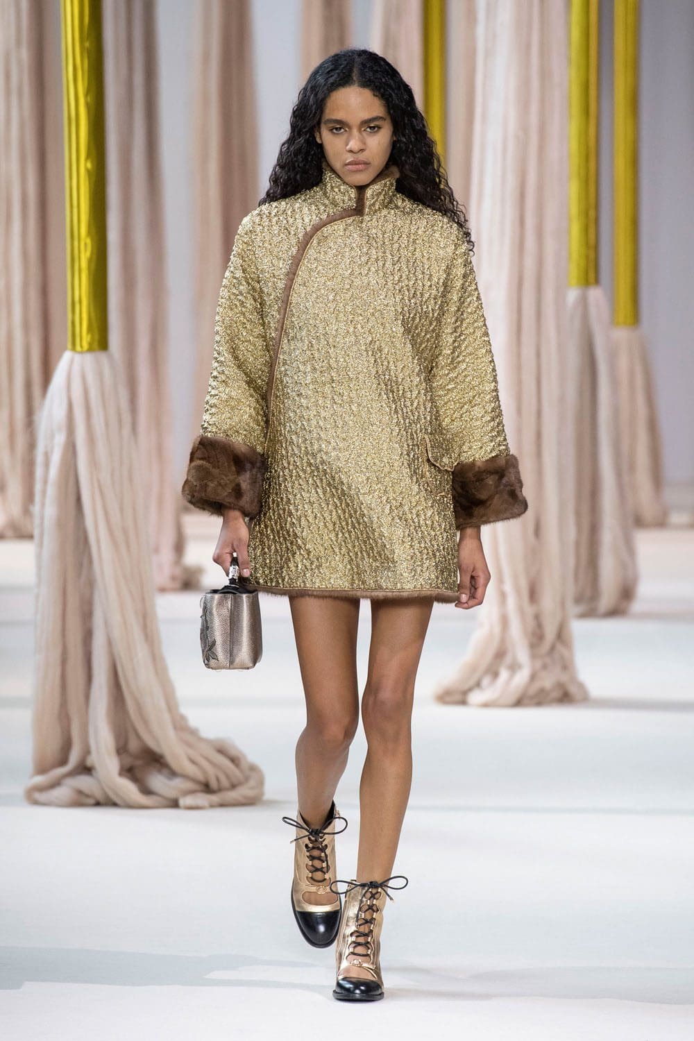 シアジー・チェン 2023年秋冬 2024年 パリ Runway 雑誌53