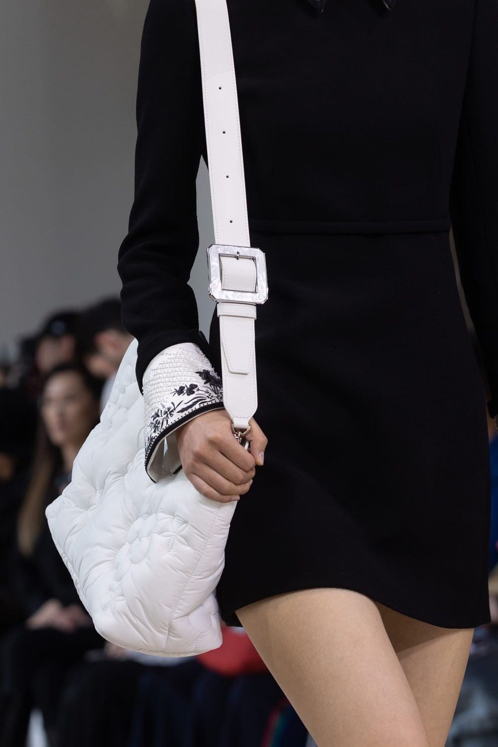 シアジー・チェン 2023年秋冬 2024年 パリ Runway 雑誌88