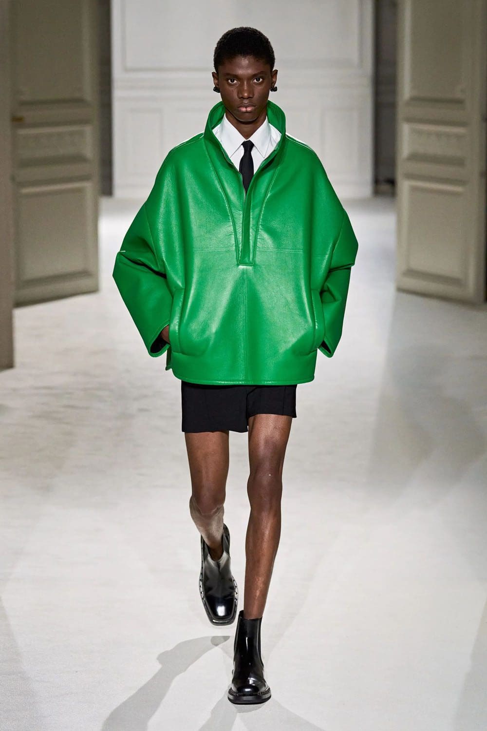 华伦天奴 2023 秋冬 2024 Runway 63杂志