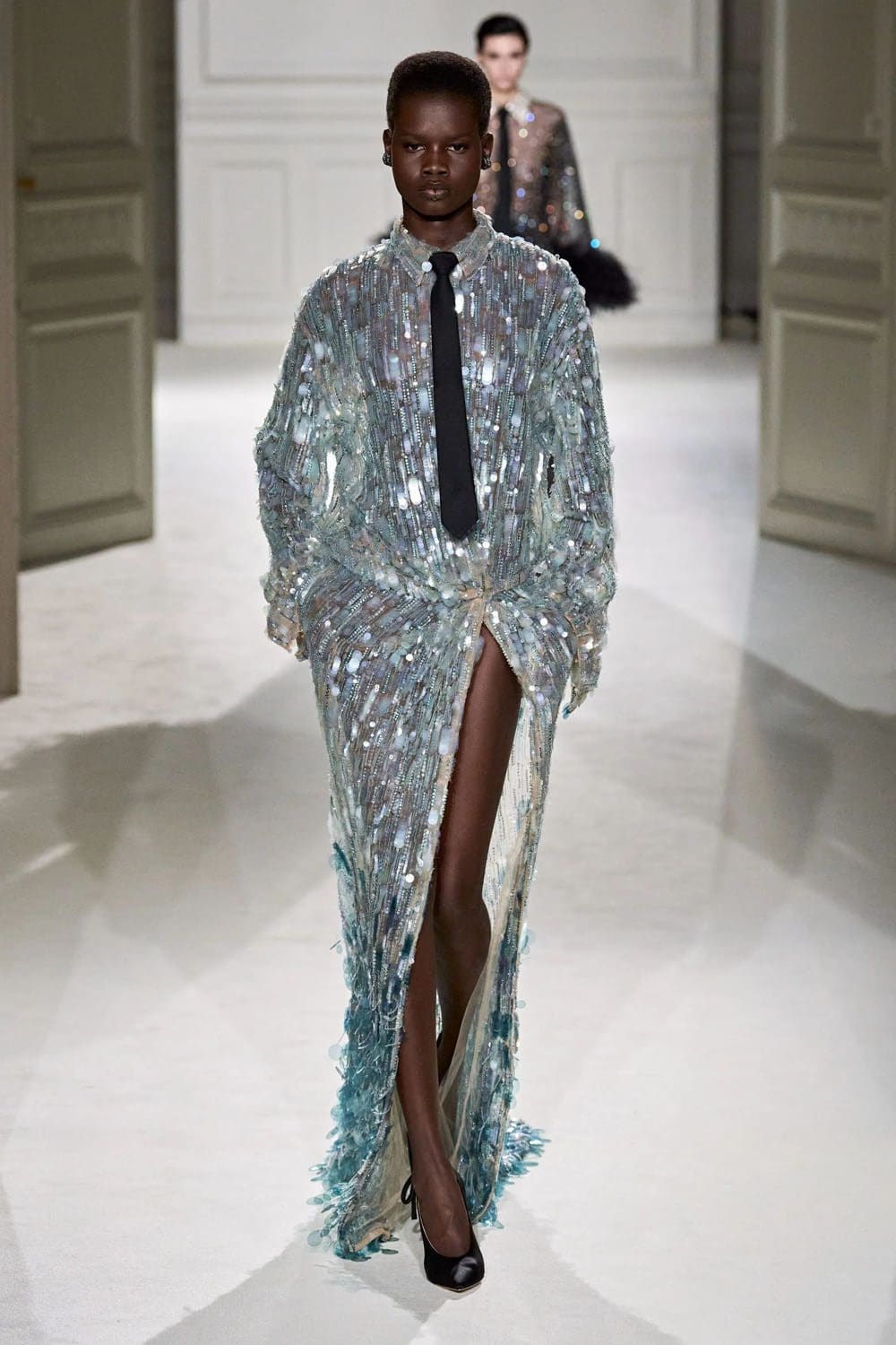 华伦天奴 2023 秋冬 2024 Runway 68杂志