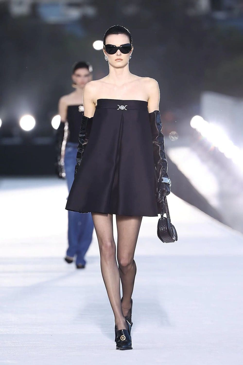 范思哲 2023 秋冬洛杉矶 Runway 18杂志