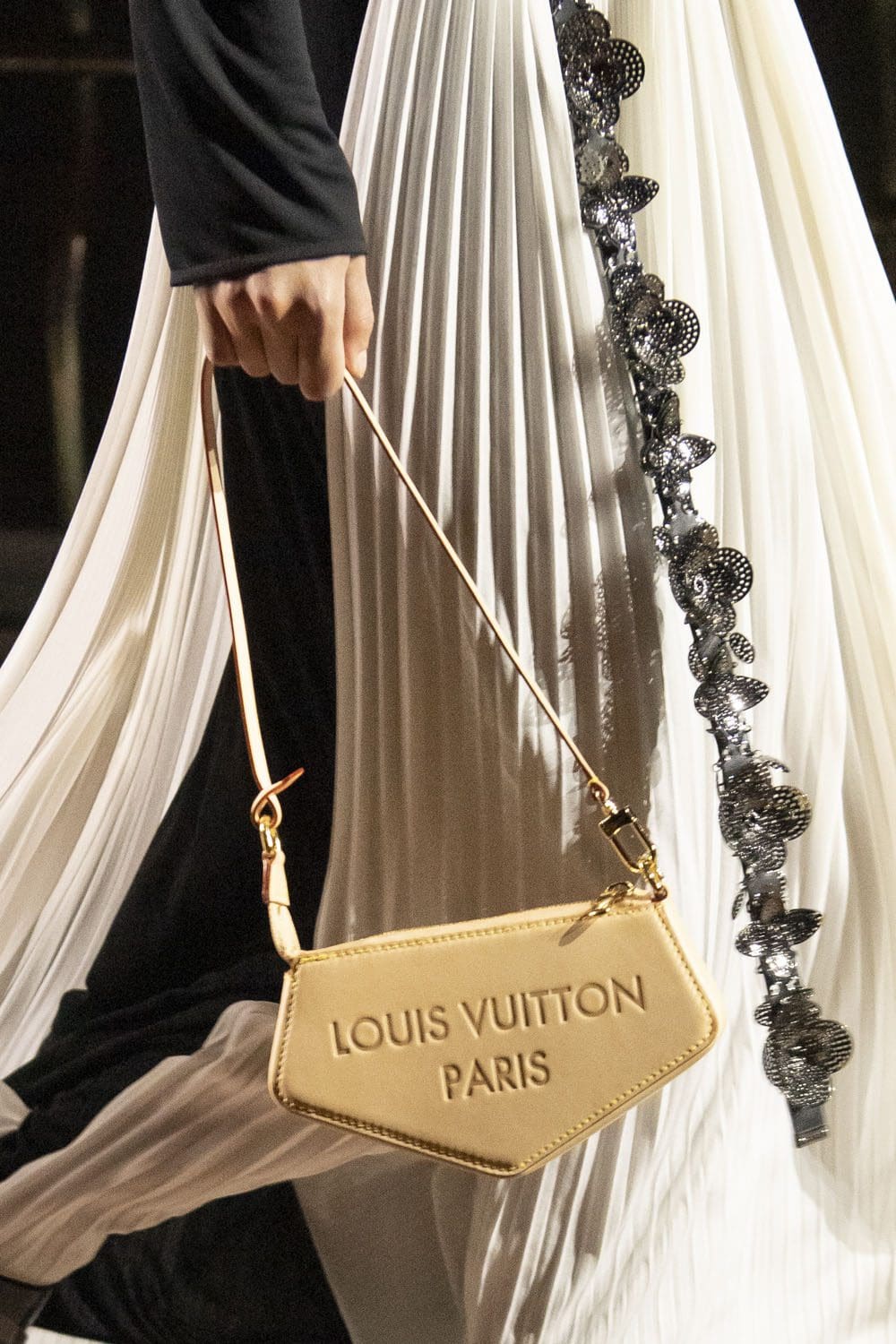 Louis Vuitton Pre Fall 2023 Borse, Scarpe, Dettagli Runway Magazine (61)
