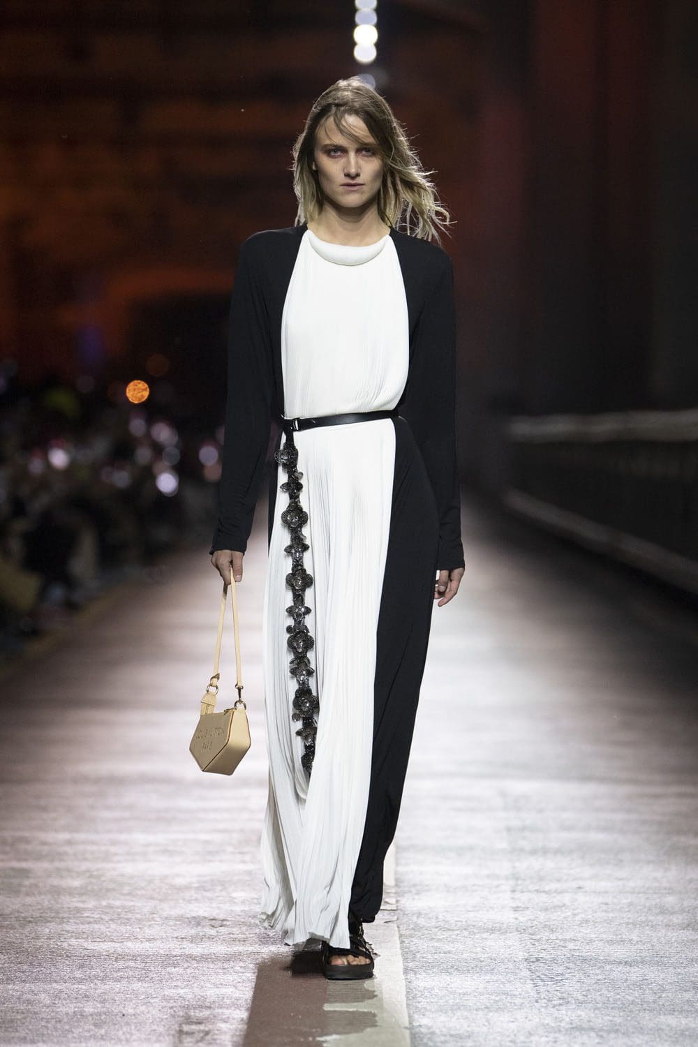 Louis Vuitton Pre Fall 2023 Seoul Runway Magazine (37)