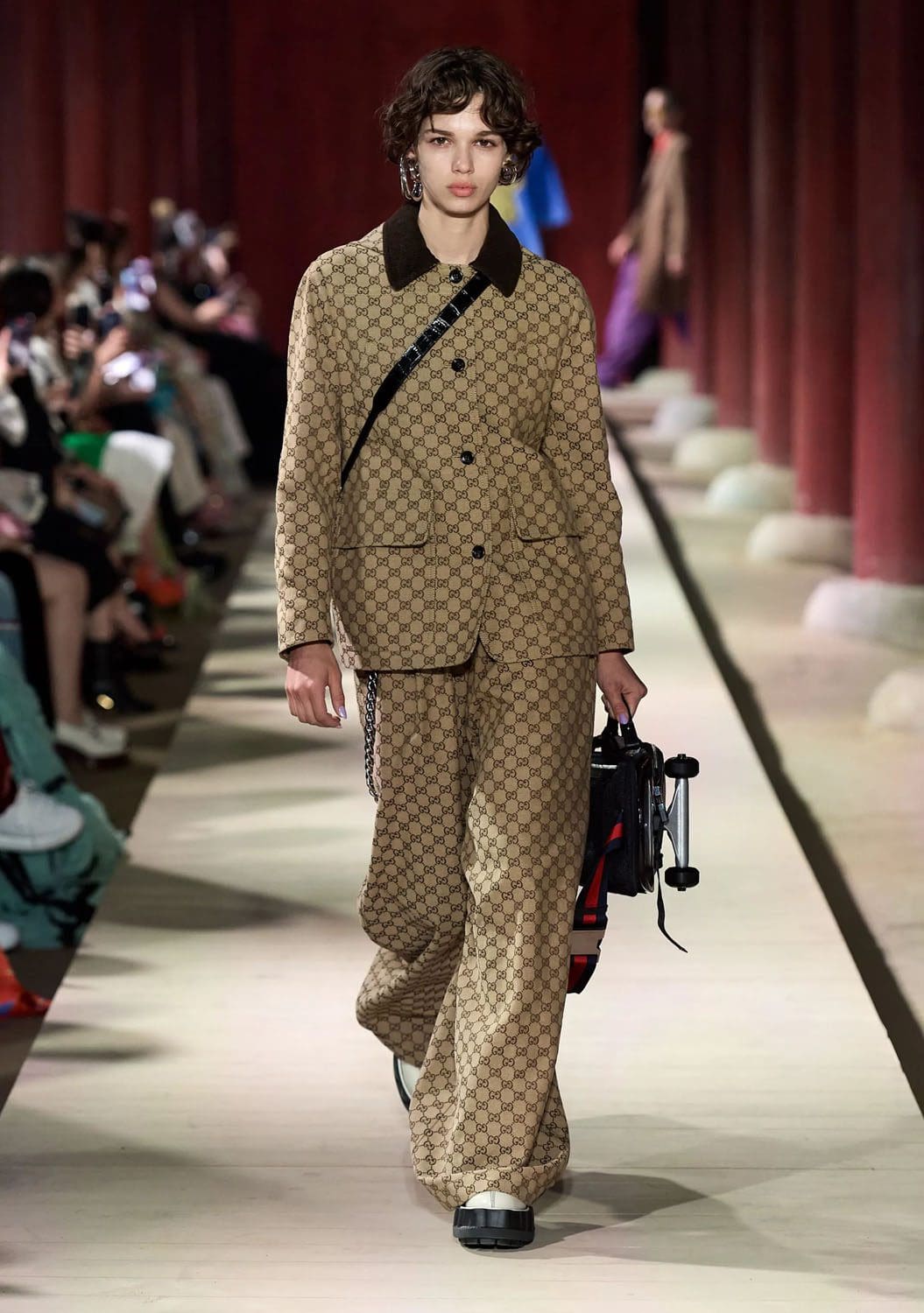 Gucci Cruise 2024 首尔度假酒店 Runway 杂志(25)
