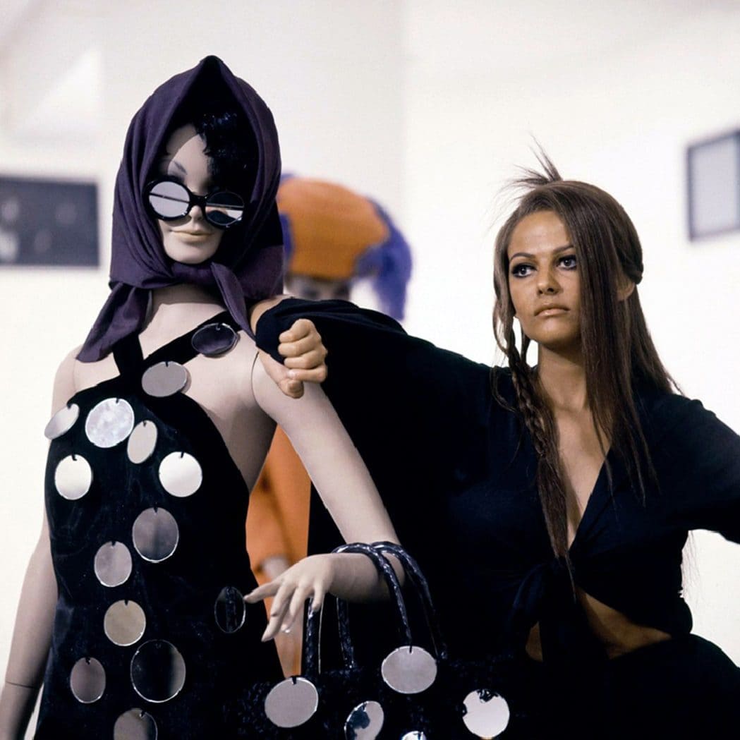 Magnífica Claudia Cardinale por Runway revista