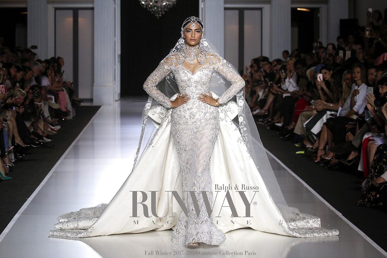 索南·卡普(Sonam Kapoor)-宝莱坞之星 Runway 杂志 索南·卡普(Sonam Kapoor)-宝莱坞之星 Runway 杂志