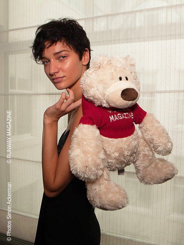 Jane Siskin, Gründerin von "Cinq a Sept" bei der New York Fashion Week mit Runway Magazin TEDDY RUNWAY