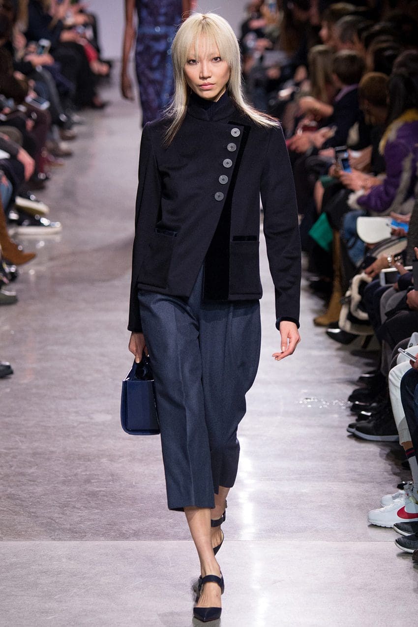 História da saia por Runway revista semana de moda-ny-automne-hiver-2016-2017-zac-posen-jupe-culotte-runway-magazine History of Skirt por Runway revista