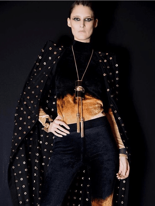 Balmain bei der Paris Fashion Week Herbst Winter 2017-2018 von Runway Magazin