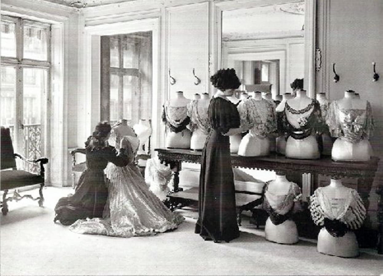 Wert-Salon-Modenschau-Geschichte-runway-Magazin Die erste Modenschau